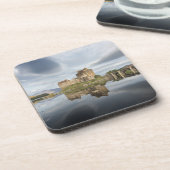 Eilean Donan Schloss mit Reflexion in Schottland Getränkeuntersetzer (Linke Seite)