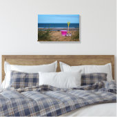 Eimer und Spade am Dornoch Beach Leinwanddruck (Insitu (Schlafzimmer))