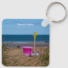 Eimer und Spade am Dornoch Beach Schlüsselanhänger