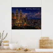 Ein Abend in Kuala-Lumpur Nachtszene Poster (Küche)
