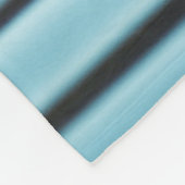 Ein abstrakter Wellenreituntergrund aus Wasser Fleecedecke (Ecke)