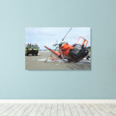 Ein Absturz eines Dolphin-Hubschraubers der US-Küs Leinwanddruck (Insitu (Holzboden))