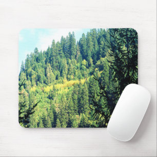 Ein Adler in den Bäumen... Mousepad