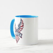 Ein Adler in den Farben der amerikanischen Flagge. Tasse (Vorderseite Links)