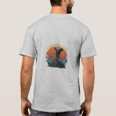 Ein Adler wartete für seine Beute T-Shirt (Rückseite)