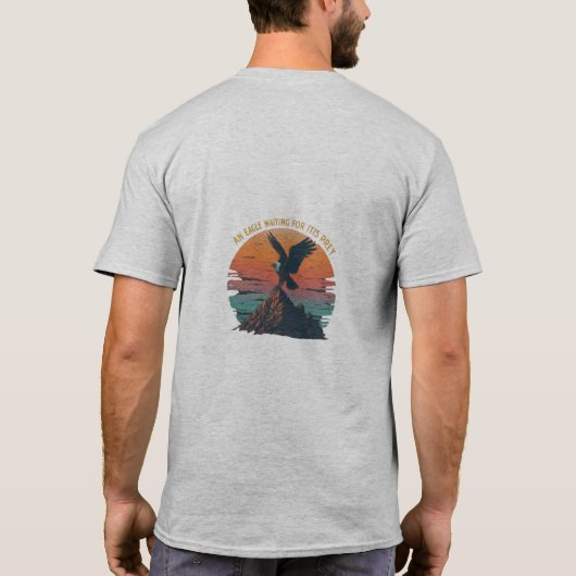 Ein Adler wartete für seine Beute T-Shirt (Rückseite)