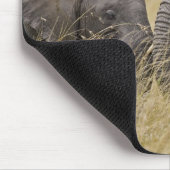 Ein afrikanischer Elefant weidet auf den Feldern Mousepad (Ecke)