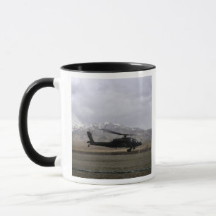 Ein AH-64A Apache Start Tasse