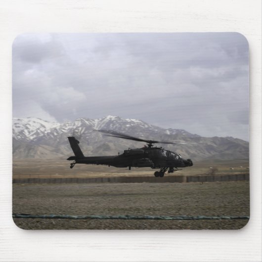 Ein AH-64A Apache startet Mousepad (Vorne)