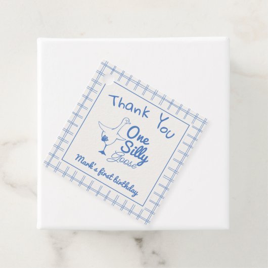 Ein Alberner Gänseblauer Handgezogener 1. Junge Ge Geschenkanhänger (Beispiel)