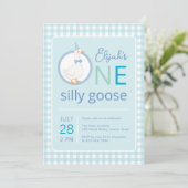 Ein Alberner Gänseblauer Party-Hut-Junge zum erste Einladung (Stehend Vorderseite)