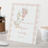 Ein Albernes Goose Baby 1. Geburtstag Begrüßungsze Sockelschild (In Situ)