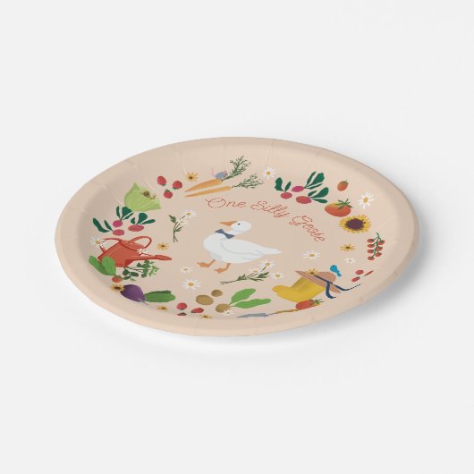 Ein Albernes Goose Bauer Garden Themenpark Peach Pappteller (Schrägansicht)