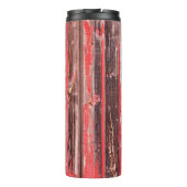 Ein alter abgenutzter Stall oder antiker Holzzaun  Thermosbecher (Rückseite)