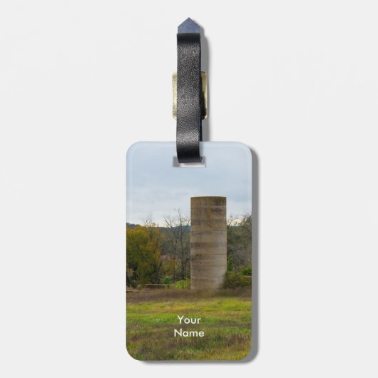 Ein alter Bauernhof Silo Gepäckanhänger (Rückseite vertikal)
