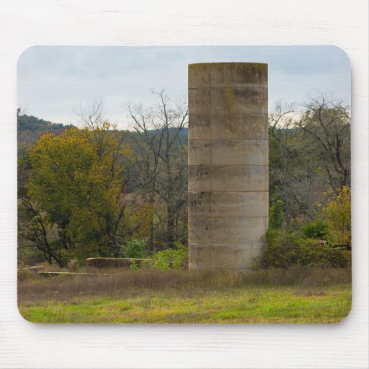 Ein alter Bauernhof Silo Mousepad (Vorne)