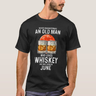 Ein alter Mann, der Lieben Whiskey J T-Shirt