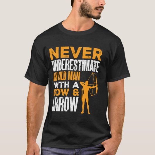 Ein alter Mann mit Bogenschießen und Bogenschießen T-Shirt (Vorderseite)