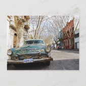 Ein altes Auto rostig und fleckig in der Postkarte (Vorderseite)