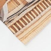 Ein altes gelbes Haus mit schmiedeeisernen Balkone Fleecedecke (Ecke)