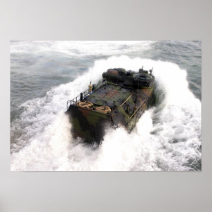 Ein amphibisches Angriffsfahrzeug 2 Poster