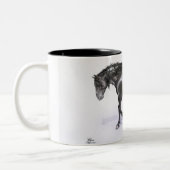 Ein andalusisches gehendes PFERD, handgemalter Zweifarbige Tasse (Links)