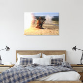 Ein Angreifer feuert eine raketengetriebene Granad Leinwanddruck (Insitu (Schlafzimmer))