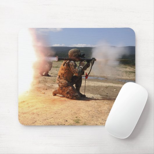 Ein Angreifer feuert eine raketengetriebene Granad Mousepad (Mit Mouse)