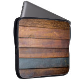 Ein antiker, mit Metall verzierter Holzboden Laptopschutzhülle (Vorne Rechts)