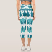 Ein aquamarin-weiß-trendiges Stoffmuster Design Ca Capri Leggings (Rückseite)