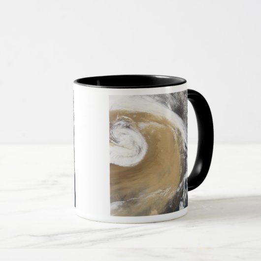 Ein asiatischer Staubsturm überquert den Pazifik Tasse (VorderseiteRechts)