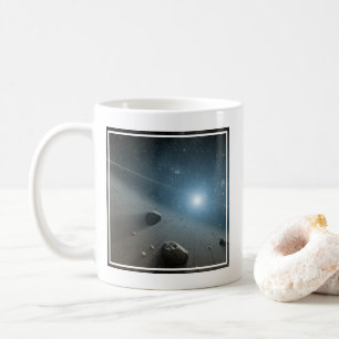 Ein Asteroidengürtel rund um den hellen Star Vega. Kaffeetasse