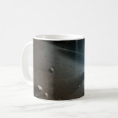 Ein Asteroidengürtel rund um den hellen Star Vega. Kaffeetasse (Vorderseite Links)