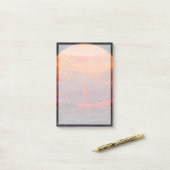 Ein Astronaut in den Mars Post-it Klebezettel (Auf Schreibtisch)