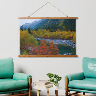 Ein atemberaubender Ausblick auf den Fall und den Wandteppich Mit Holzrahmen