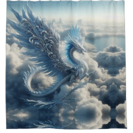 Ein atemberaubender Drache, umgeben von Wolken  Duschvorhang