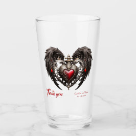 Ein atemberaubendes gotisches Herz Glas
