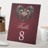 Ein atemberaubendes gotisches Herz Sockelschild (In Situ)