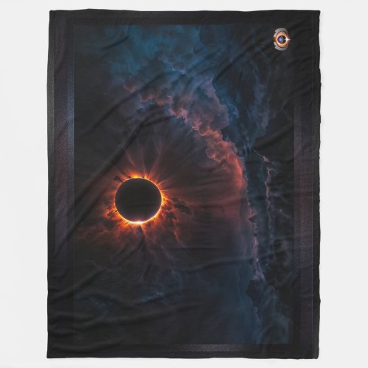 Ein atemberaubendes Sonnenbad Eclipse Kunst von Xz Fleecedecke (Vorderseite)