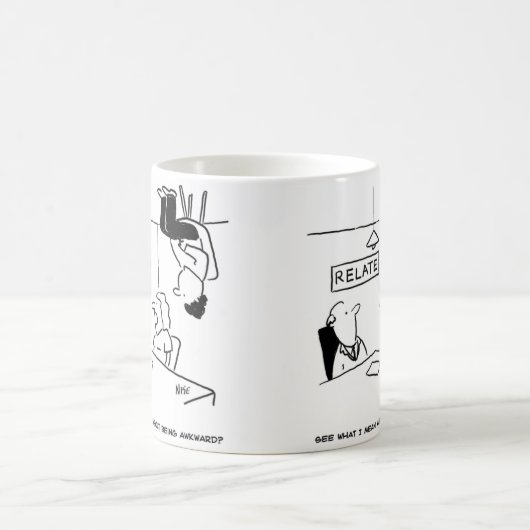 Ein aufgeweckter Mann saß auf der Decke. Funny Kaffeetasse (Mittel)