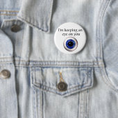 Ein Auge auf Knopfdruck-Button behalten Button (Beispiel)
