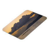 Ein Auslöser-Kanu-Team übt vor der Küste Magnet (Linke Seite)