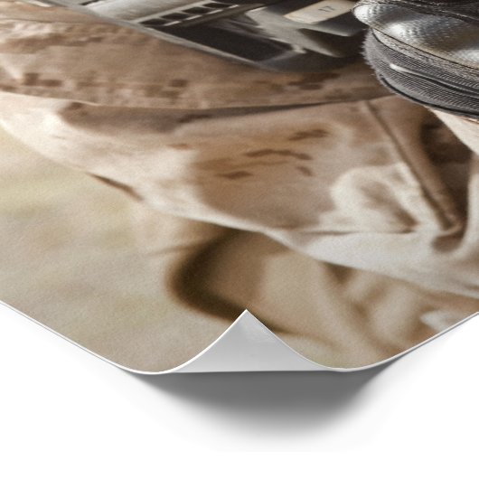 Ein automatischer Waffengunner liefert securi Poster (Ecke)