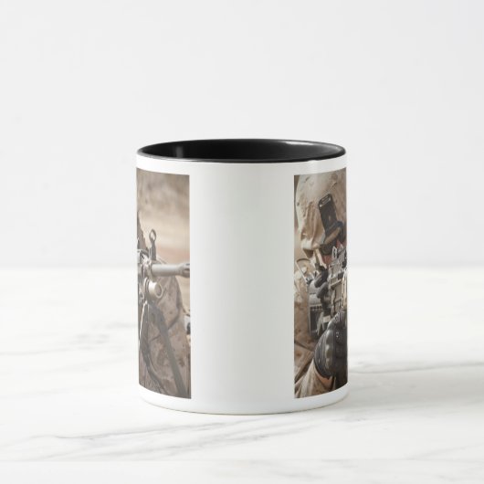 Ein automatischer Waffengunner liefert securi Tasse (Zentrum)