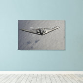 Ein B-2 Spirit fliegt über den Pazifik Leinwanddruck (Insitu (Holzboden))