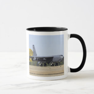 Ein B-52 Stratofortress entfaltet seine Tasse