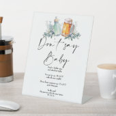 Ein Baby brät eine Babydusche, sage nicht Baby Sockelschild (In SItu)