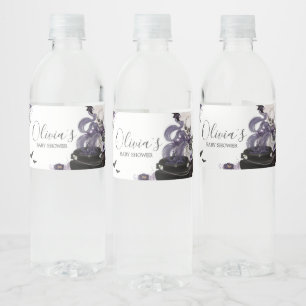 Ein Baby braut eine gotische Halloween-Babydusche Wasserflaschenetikett