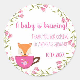 Ein Baby braut eine Pink Teacup Girl Dusche Runder Aufkleber