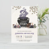 Ein Baby braut gerade scharfe Halloween-Dusche Einladung (Stehend Vorderseite)